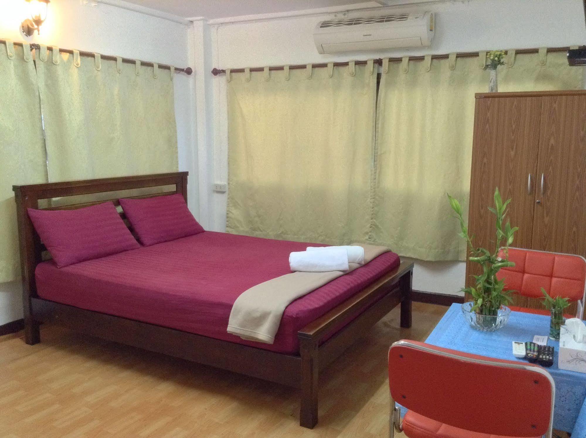 Mint Hostel Bangkok Dış mekan fotoğraf