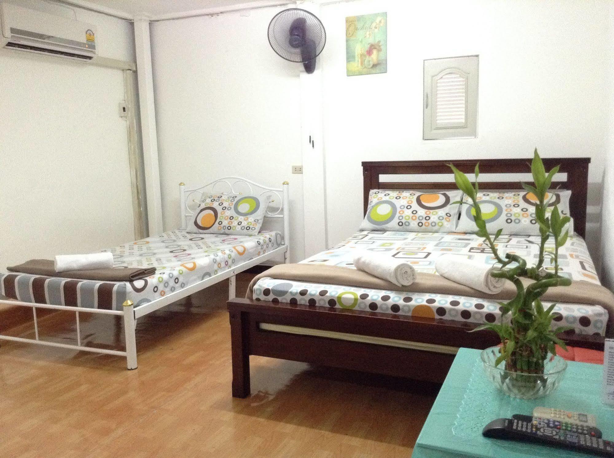 Mint Hostel Bangkok Dış mekan fotoğraf