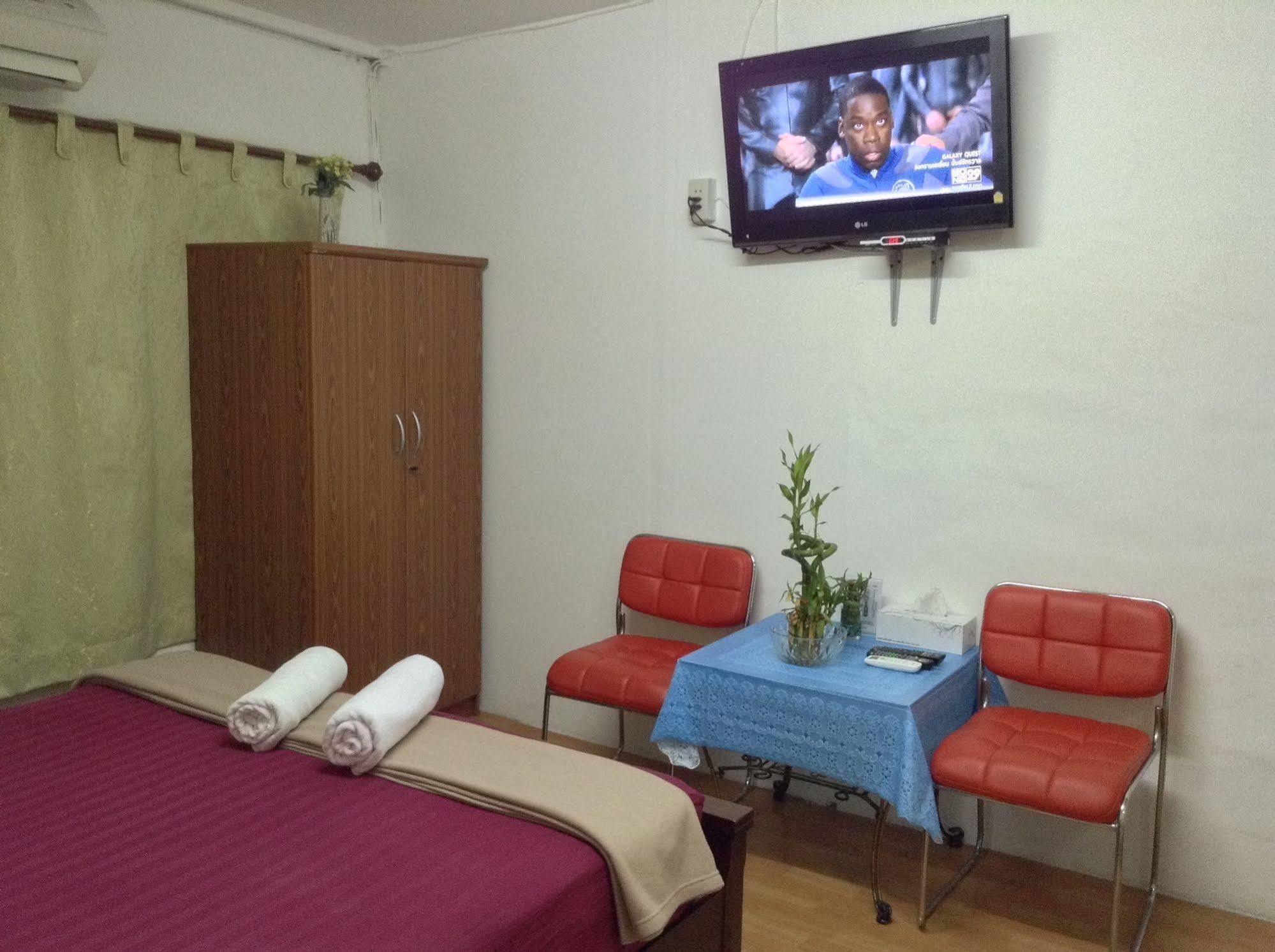 Mint Hostel Bangkok Dış mekan fotoğraf